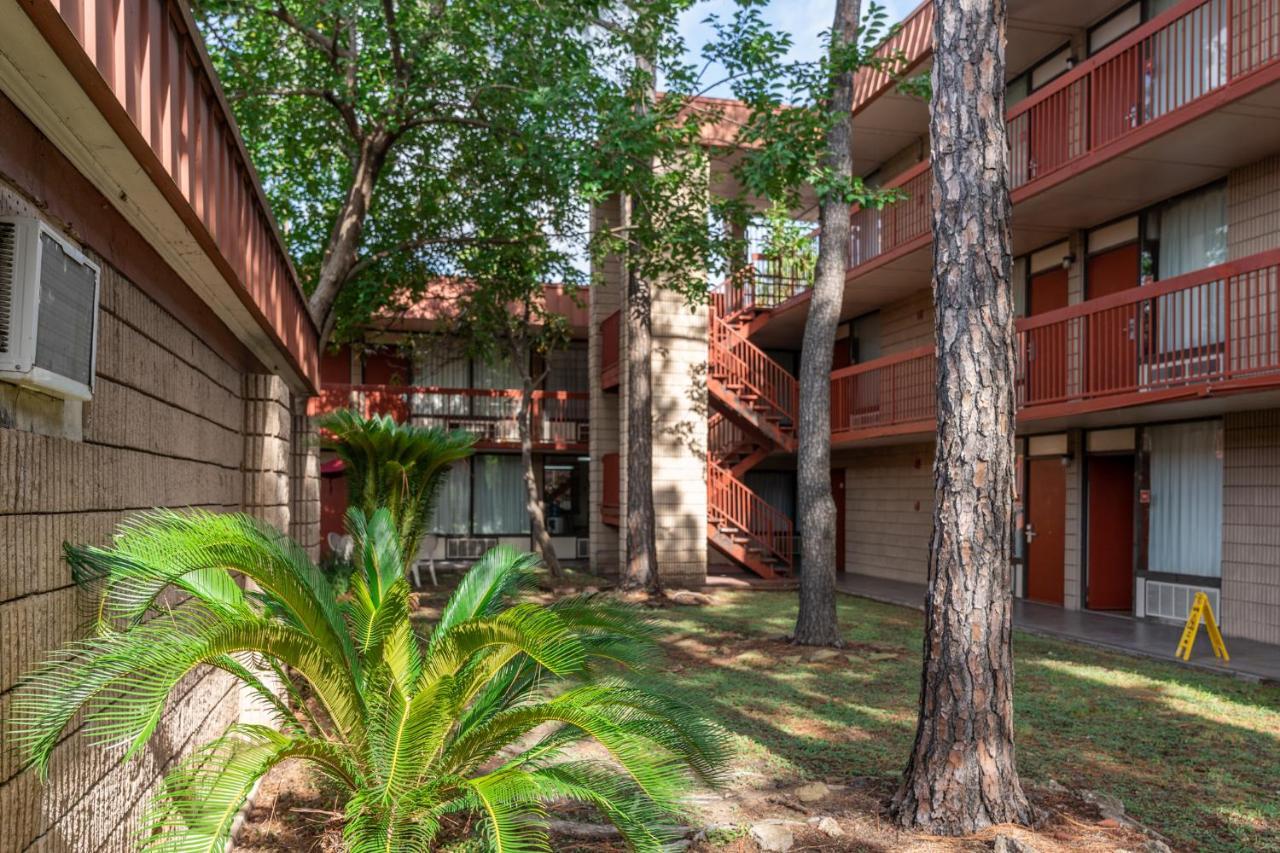 Greentree Hotel & Extended Stay I-10 Fwy Houston, Channelview, Baytown Екстер'єр фото