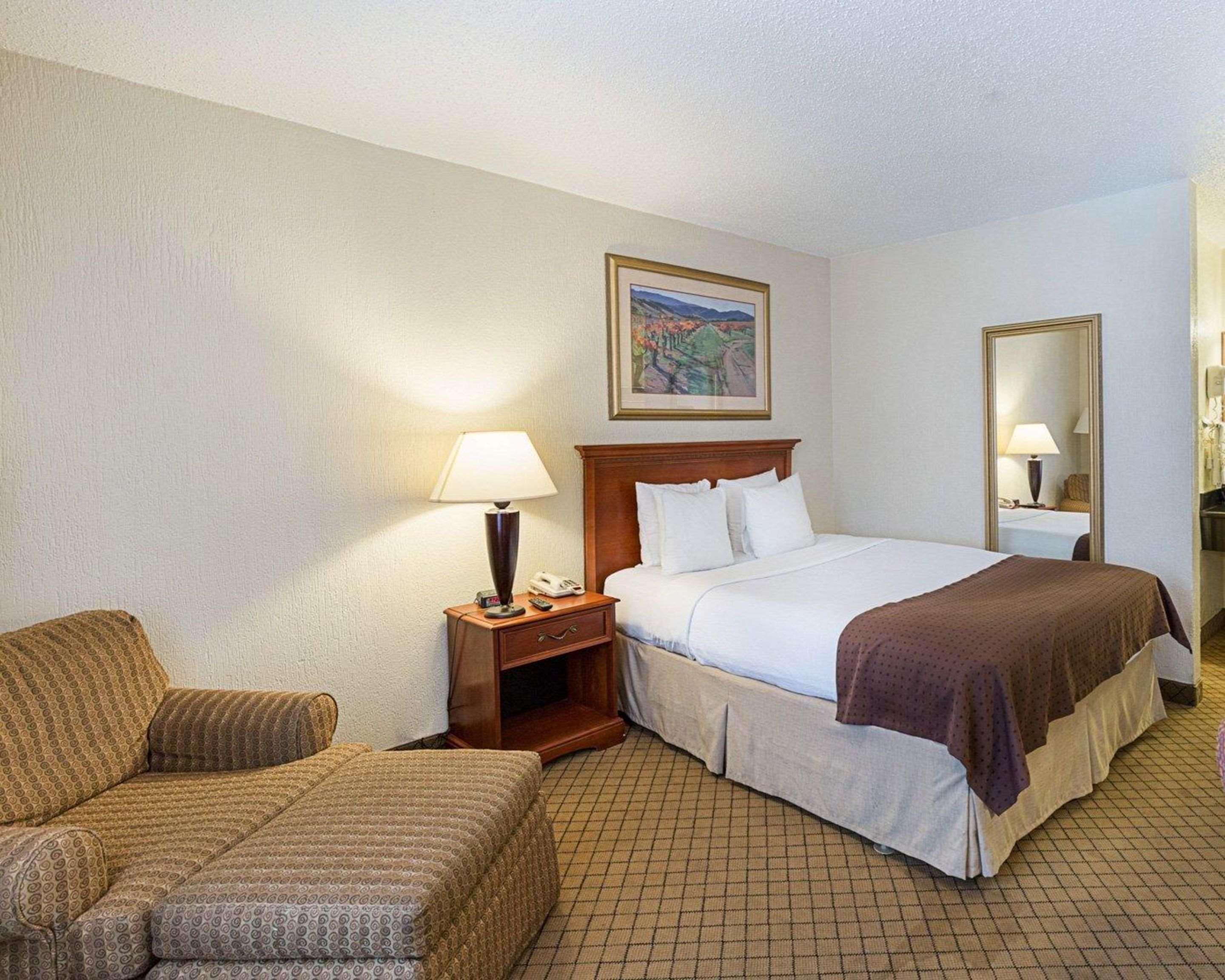 Greentree Hotel & Extended Stay I-10 Fwy Houston, Channelview, Baytown Екстер'єр фото
